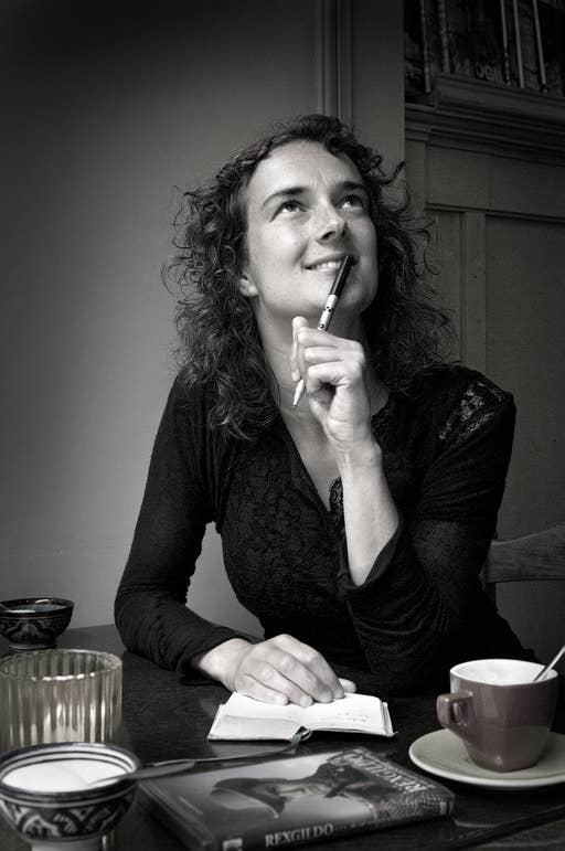 Nathalie Baartman, cabaretière, columniste. Boekomslag.